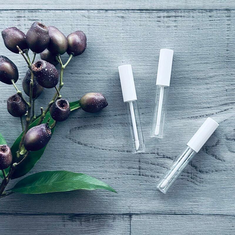 10ml clear and white lip gloss applicator x 3 lid on