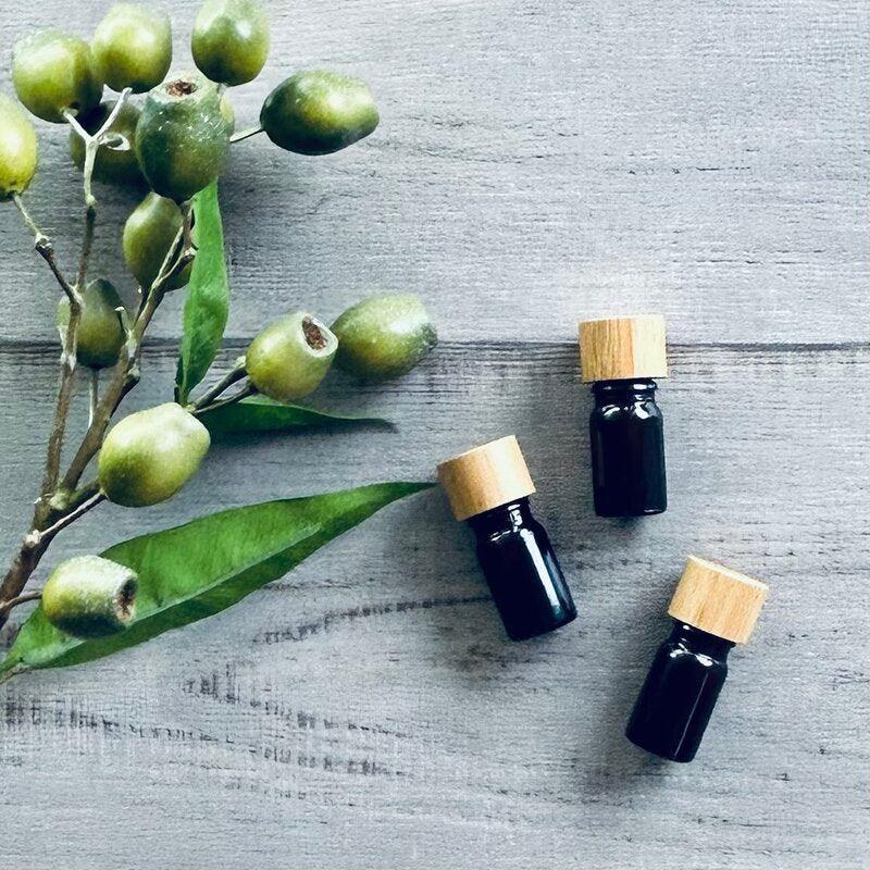 5ml amber glass bottle with bamboo dripolator lid attachment x 3