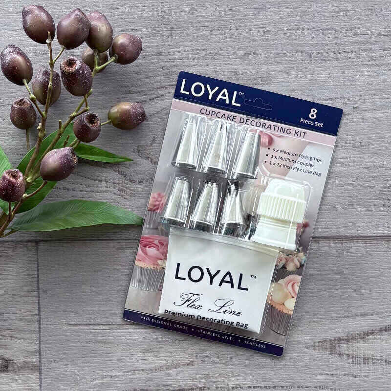 loyal cupcake decorating kit 8 pieces