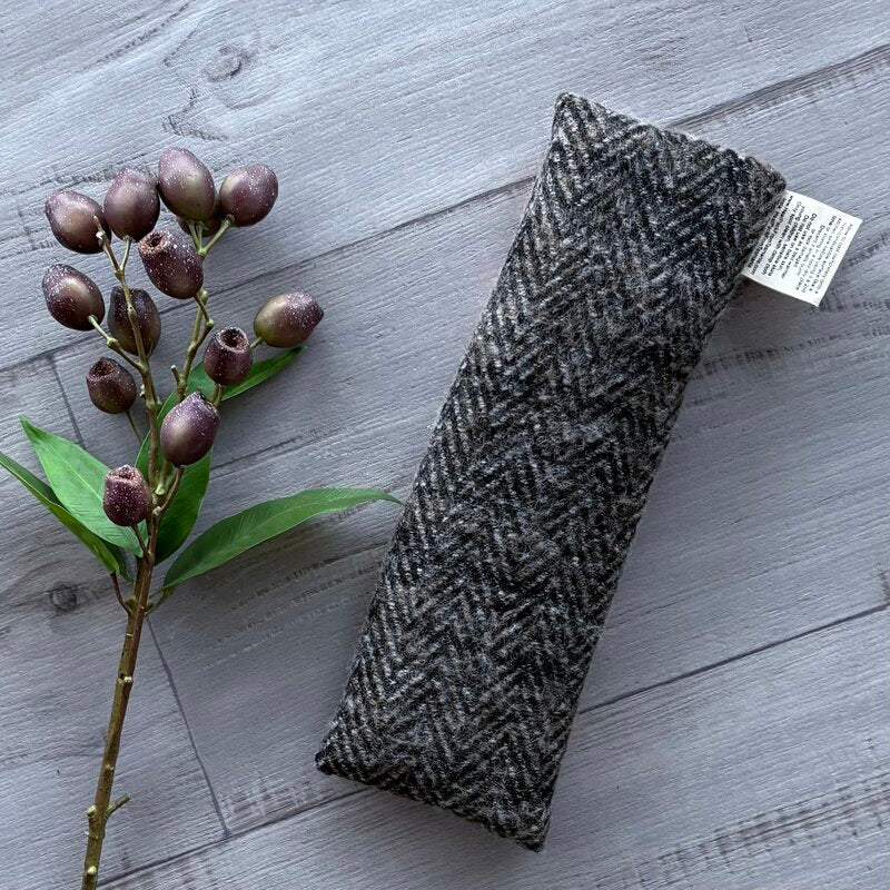 protea design tasmanian lavender hot/cold pack with black and grey herringbone wool backing