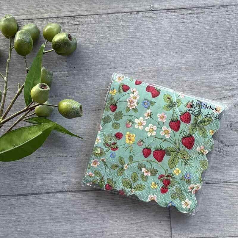 strawberry fields paper napkins 20 pk