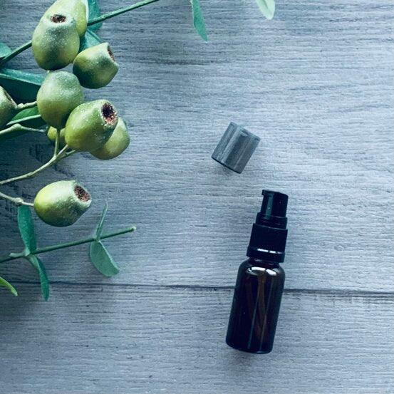 20ml Amber Glass Bottle with Black Serum Pump - centaur packaging