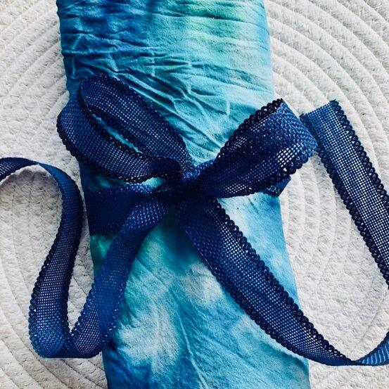 Faux Linen Ribbon with Scalloped Edge Navy 25mm x 10mt - centaur packaging