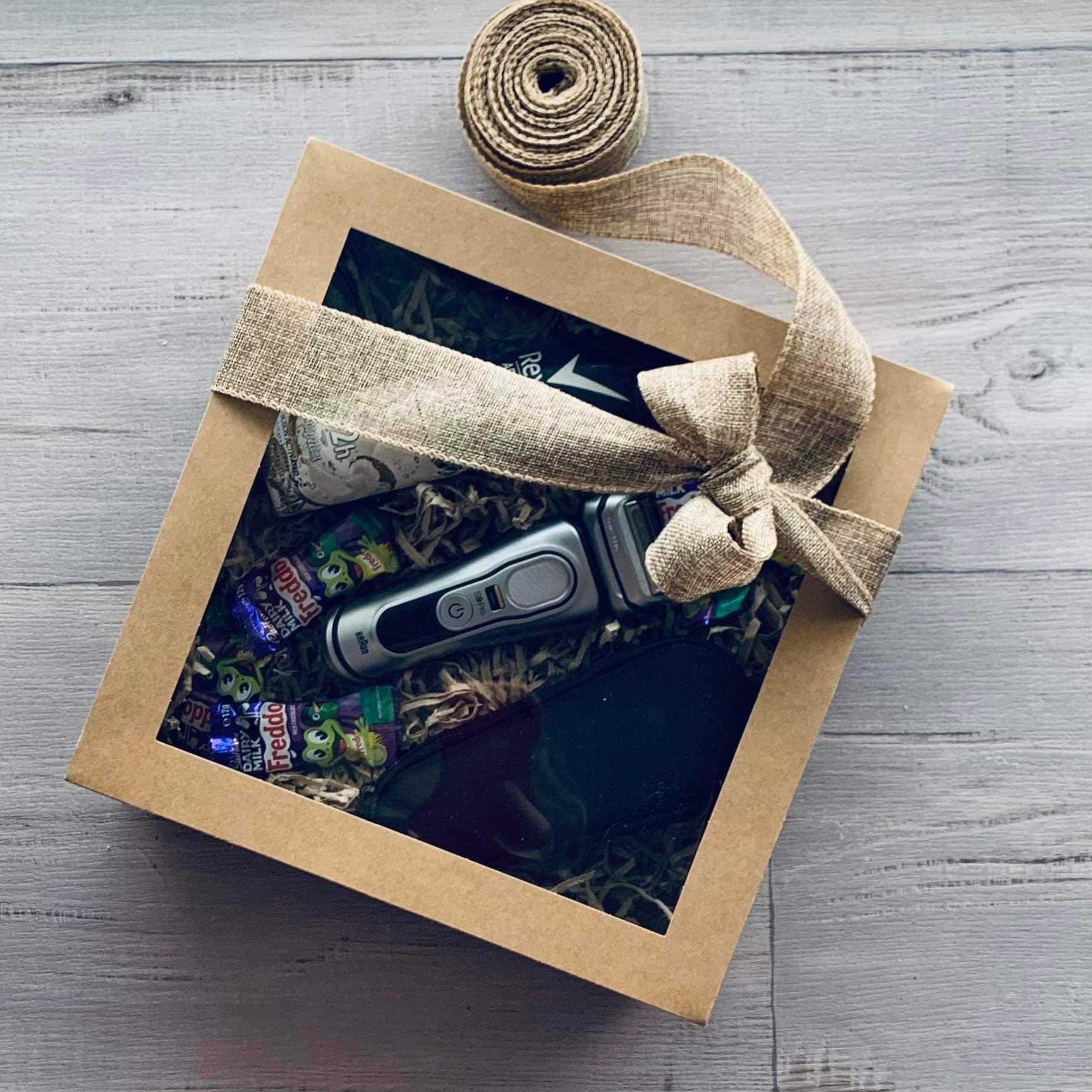 Celebrating Father's Day using hamper boxes for homemade gifts — free download