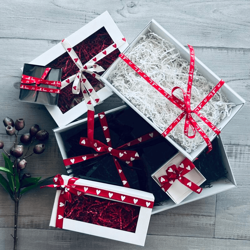 VALENTINE'S DAY COLLECTION OF HAMPER BOXES AND RIBBONS
