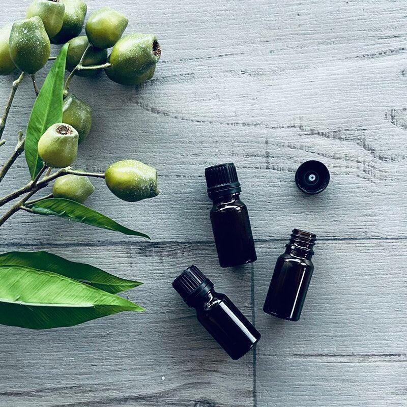 10ml amber bottle with black dripolator x 3