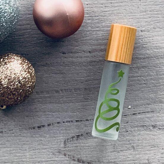 10ml Christmas Tree Roller with Bamboo Lid - Green - centaur packaging