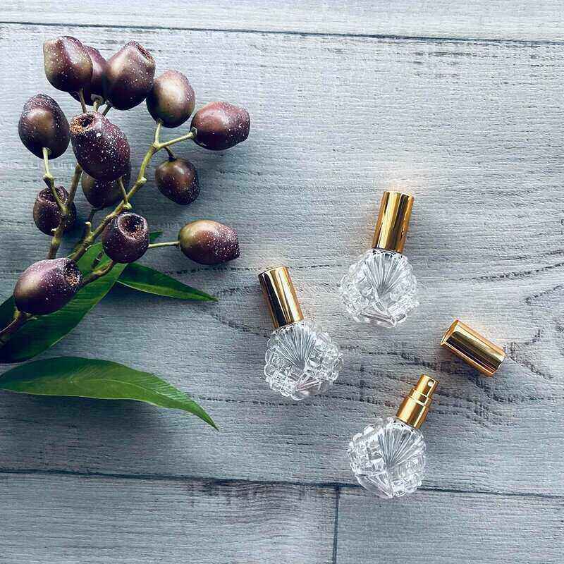 10ml Dahlia Glass Bottle with Gold Perfume Mister - Centaur Packaging