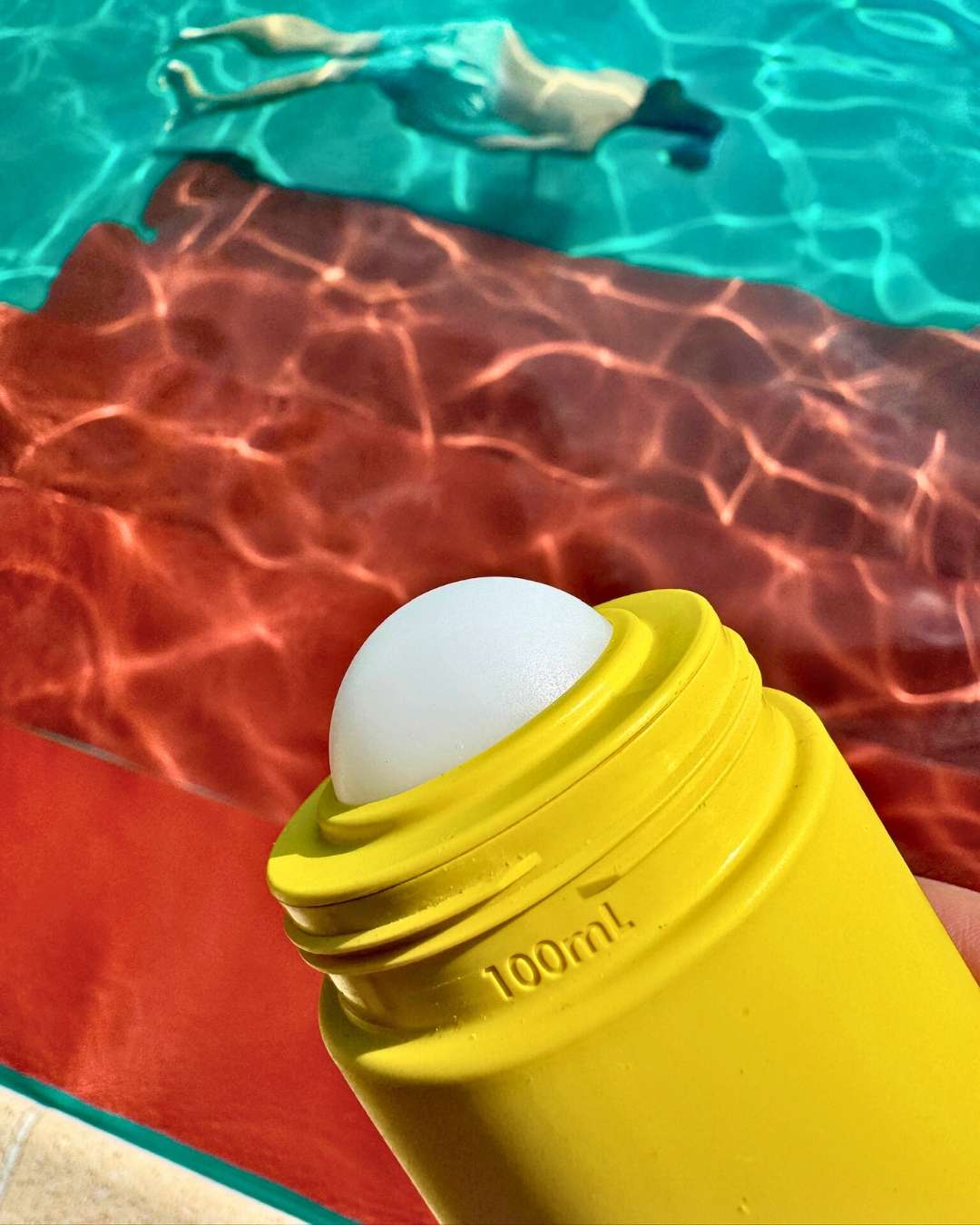 Solmates Roll-on Applicator 100ml - Sunshine Yellow at pool
