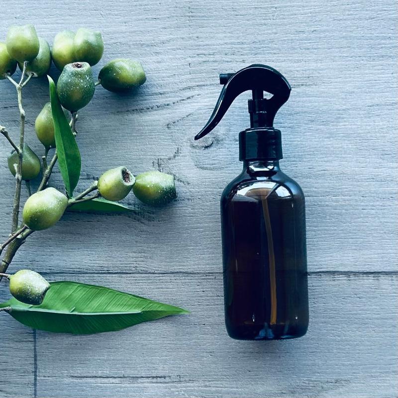 240ml glass amber bottle with black mister trigger