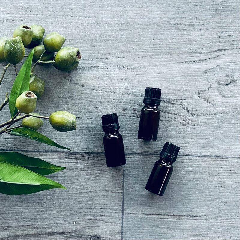 10ml amber bottle with black dripolator cap x 3