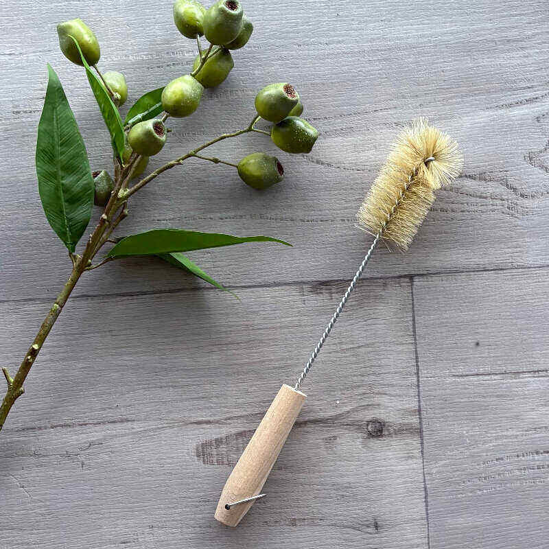 bottle brush with wire and wooden handle natural colour