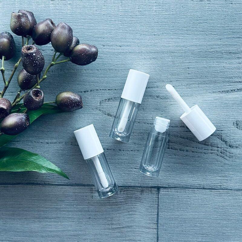 Lip Gloss Tube with Large Doe Foot Applicator - centaur packaging