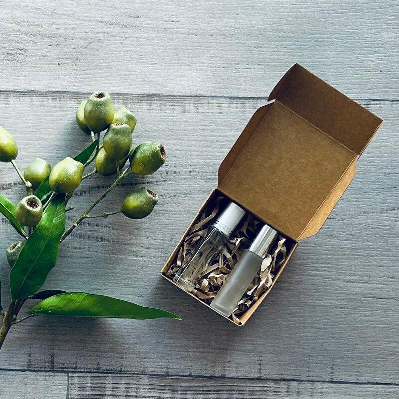 mini gift box Kraft with attached lid with roller bottles inside