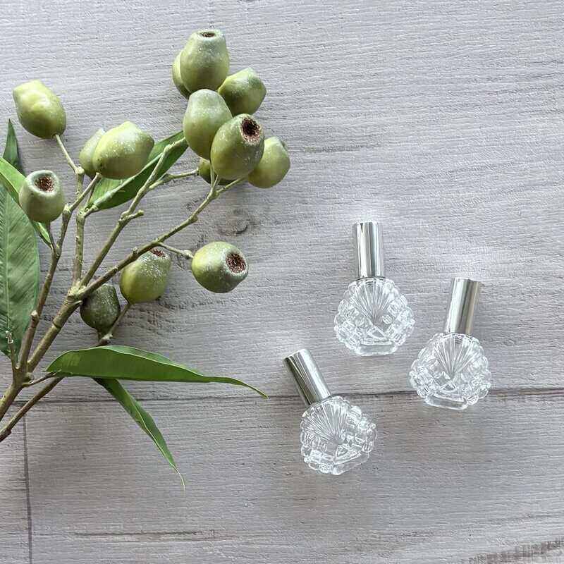 15ml Dahlia Glass Bottle with Silver Perfume Mister