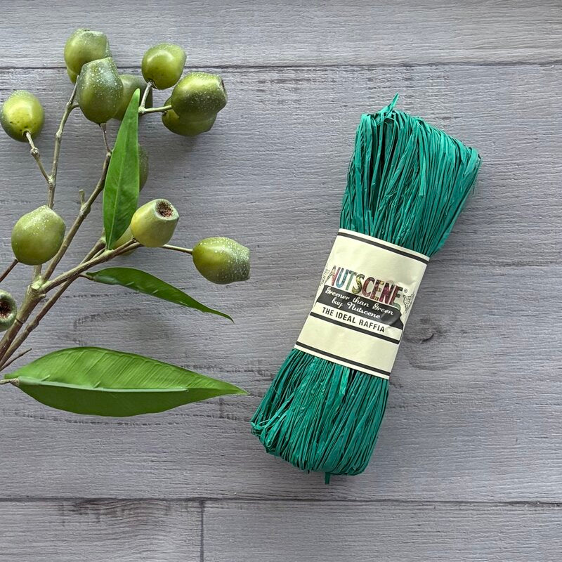 Nutscene raffia jolly green hank