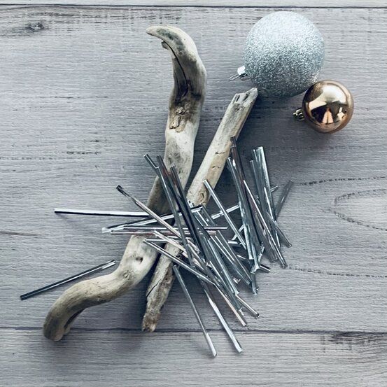 Silver metallic twist ties in an 800-piece pack for securing homemade baking bags, craft packaging and small gifts.