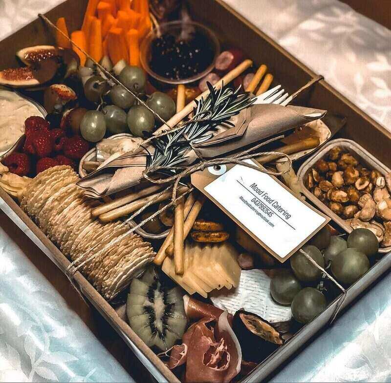 Hamper Gift Box Medium Kraft With Clear Lid - centaur packaging