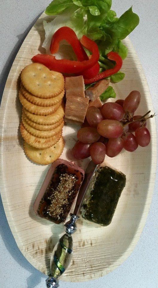 Oval Palm Leaf Share Plate - centaur packaging